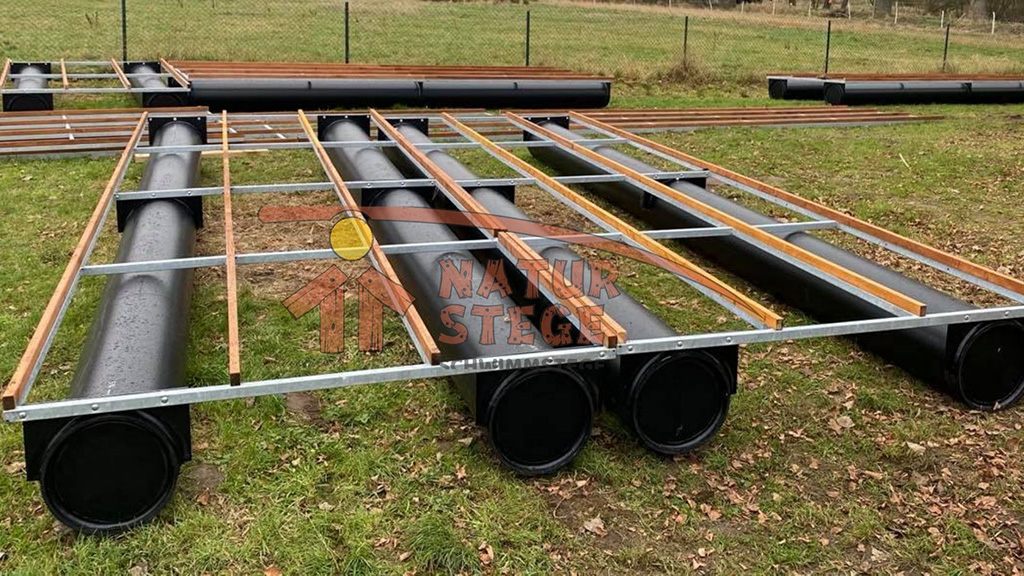 C.07.      Floating dock module 4m x 6m with wooden slats