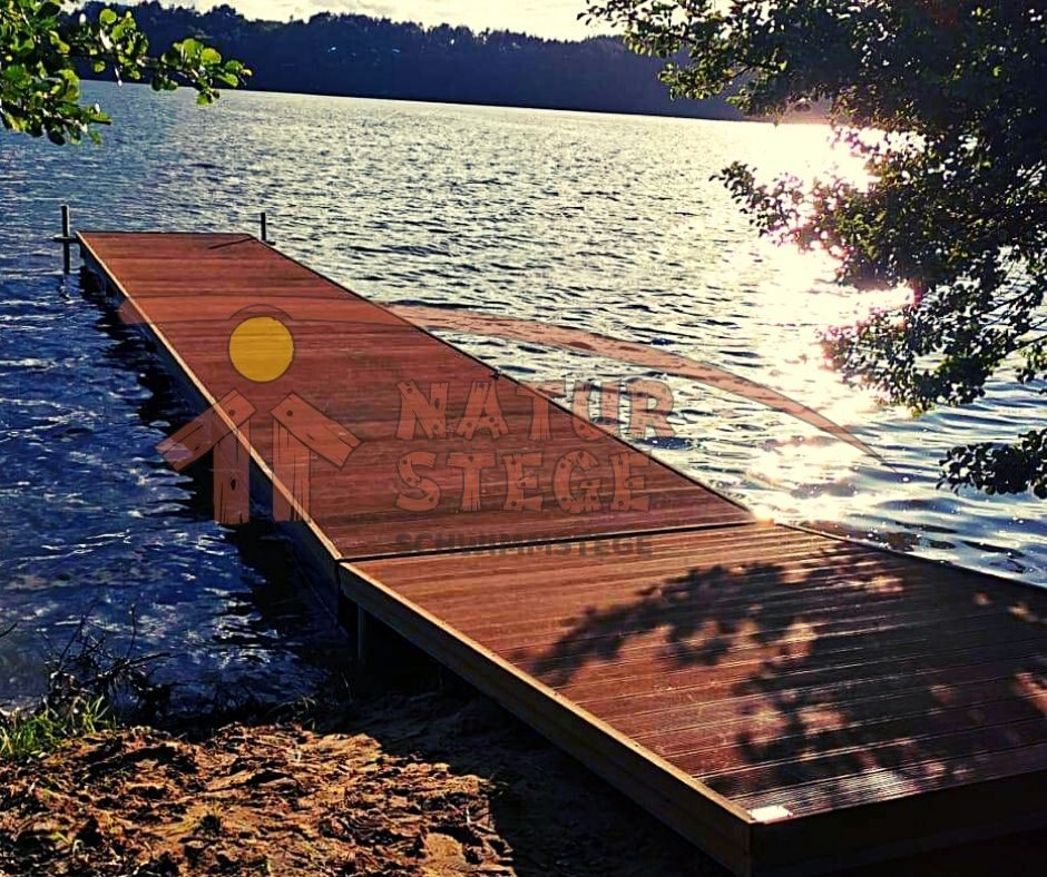 F.08.    floating dock 30 square metres with composite covering